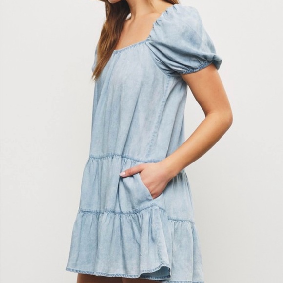 Puff sleeve tiered dress - Picture 2 of 7